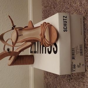 Schutz block heel 7.5